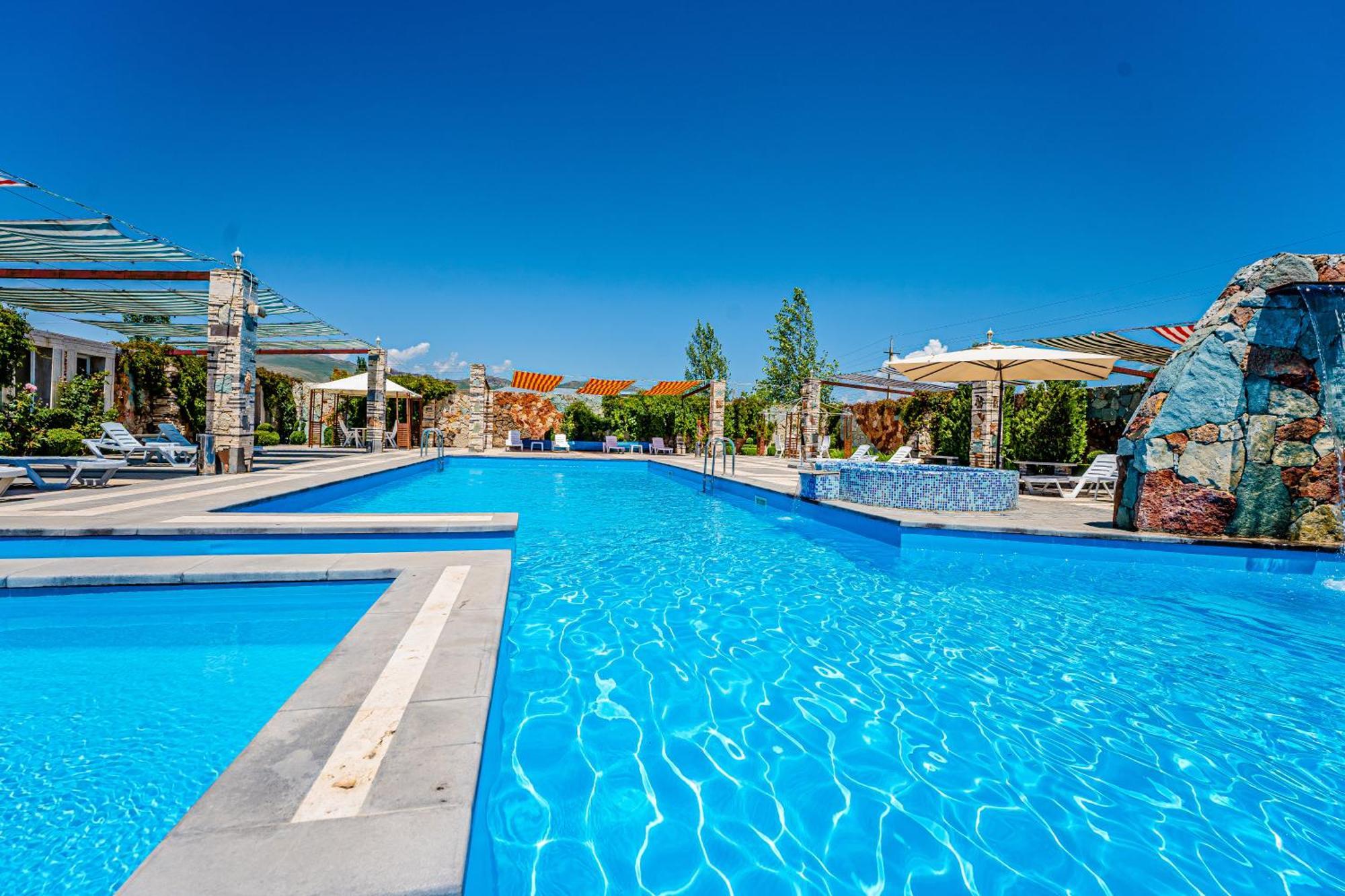 Maria Resort Sevan Esterno foto