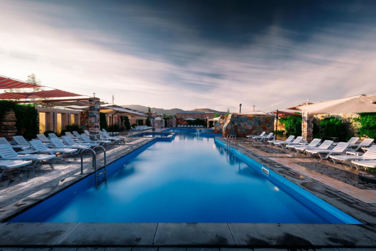 Maria Resort Sevan Esterno foto